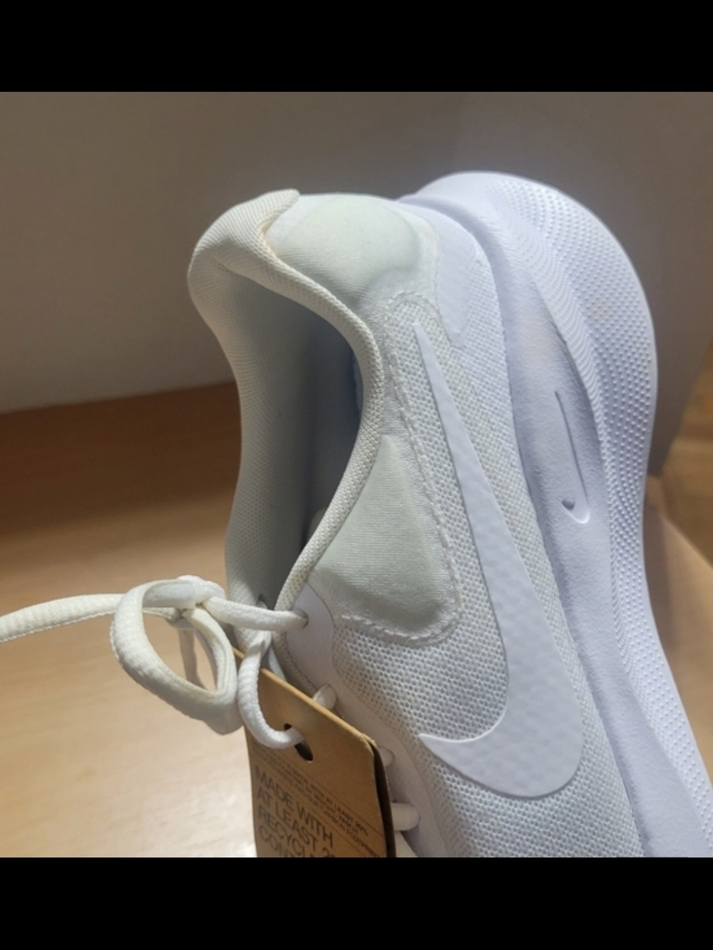Nike White Women's Lightweight Running Sneakers Size 9 Reserve For Corrinmax - Picture 4 of 7